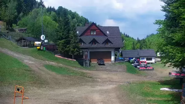 Kamera na żywo na stok Czarny- Groń w Rzykach.