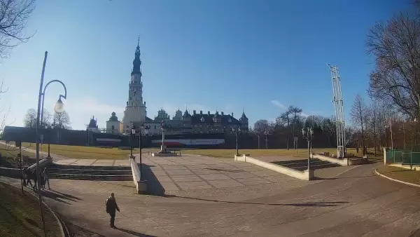 Widok z kamery na Sanktuarium Maryjne i Klasztor Zakonu Paulinów w Częstochowie.