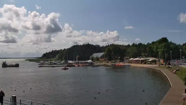 Ujęcie z kamery na promenadę w Dąbkach