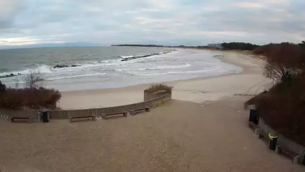 Widok na plażę wschodnią w Darłówku