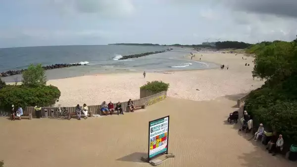 Widok na plażę wschodnią w Darłówku