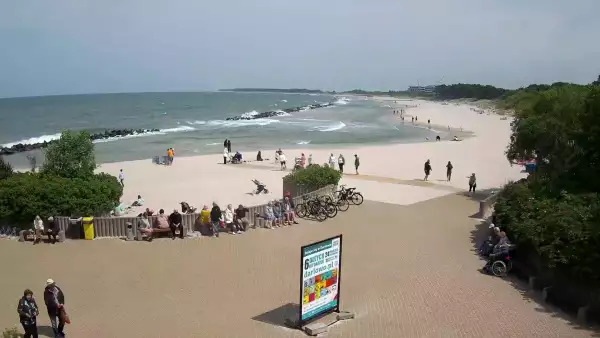 Widok na plażę wschodnią w Darłówku