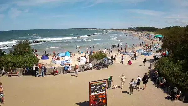 Widok na plażę wschodnią w Darłówku