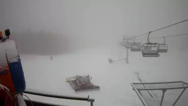 Wyciąg Diament w Kompleksie narciarskim Zieleniec zaprasza na narty.