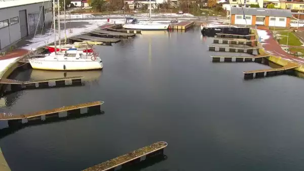 Widok na przystań i marinę w Dziwnowie