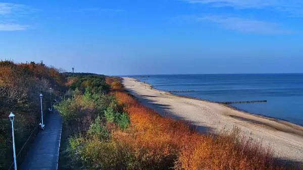 Plaża w Dziwnowie oglądaj w sezonie letnim.