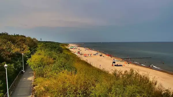Plaża w Dziwnowie oglądaj w sezonie letnim.