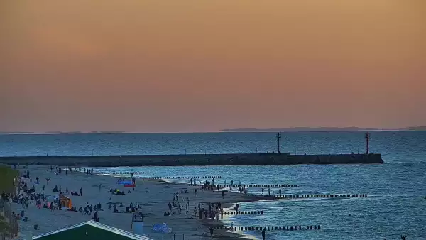 Plaża w Dziwnowie oglądaj w sezonie letnim.