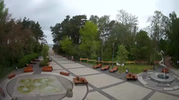 Widok na deptak w Dziwnówku