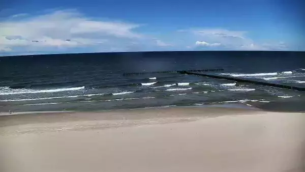 Widok na plażę i morze w Dziwnowie woj. zachodniopomorskie