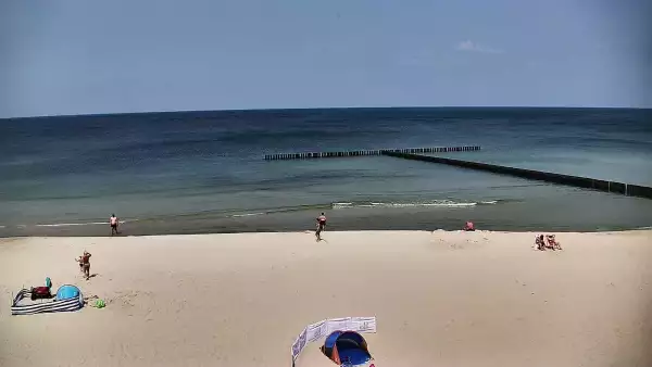 Widok na plażę i morze w Dziwnowie woj. zachodniopomorskie