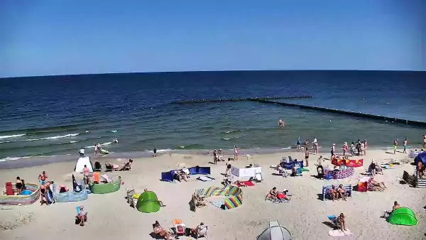Widok na plażę i morze w Dziwnowie woj. zachodniopomorskie