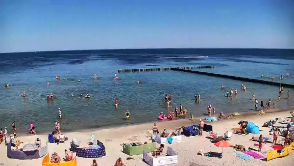 Widok na plażę i morze w Dziwnowie woj. zachodniopomorskie