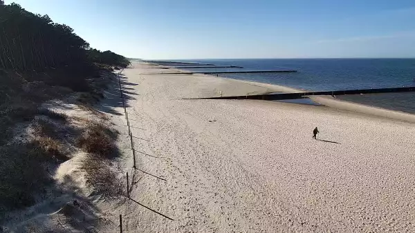 Wydmy w Dźwirzynie z kamery online.
