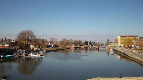 Widok na rzeke Elbląg i Bulwar Zygmunta Augusta