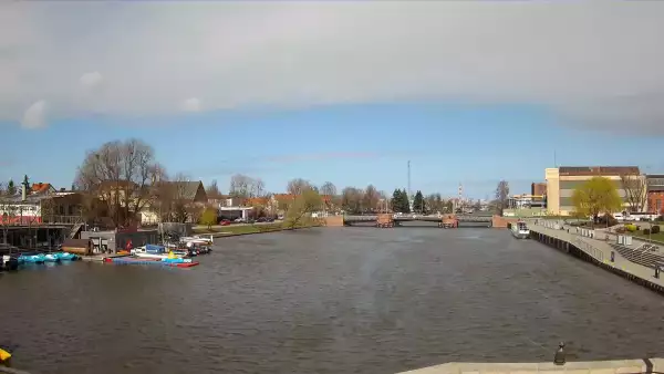 Widok na rzeke Elbląg i Bulwar Zygmunta Augusta