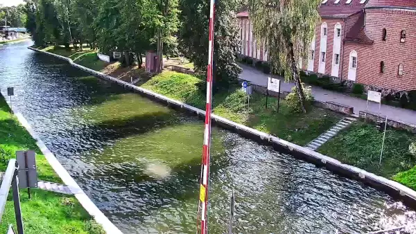 Widok na żywo na most obrotowy w Giżycku