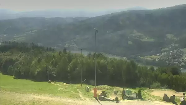 Ujęcie na panoramę gór w Beskidzie Małym