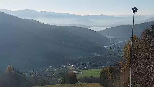 Widok na GÓRĘ ŻAR i kolej linowo-terenową PKL