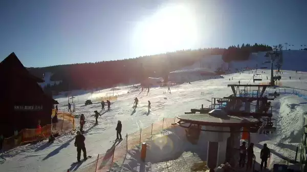 widok z dolnej stacji narciarskiej Gryglówka