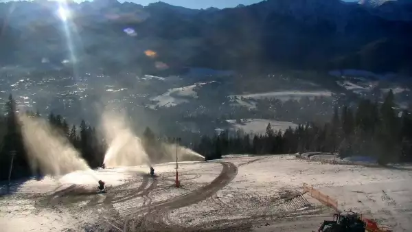 Widok z Kamery na panoramę Tatr.