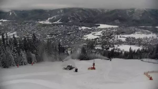 Widok z Kamery na panoramę Tatr.