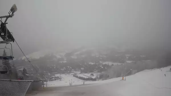 Widok z górnego odcinka Ośrodka Narciarskiego Harenda.