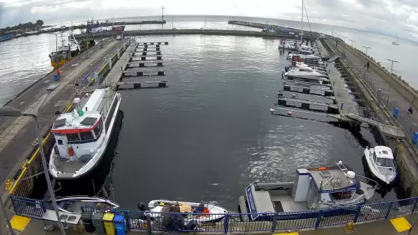 Widok z Kamery na marinę w Helu