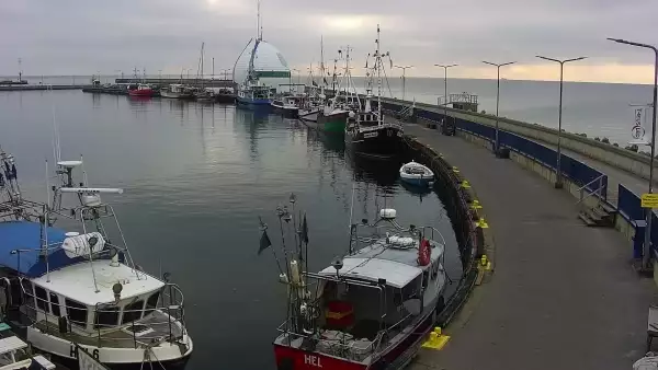 Kamera na bulwar helski plaże półwysep cypel na Helu.