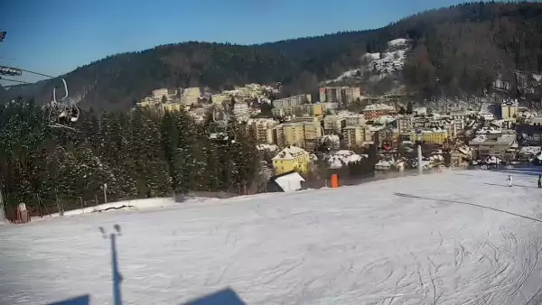 Obraz z kamery na stoku w ośrodku narciarskim Henryk SKI