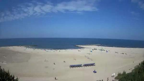 Widok na sztuczną plaże w Jarosławcu