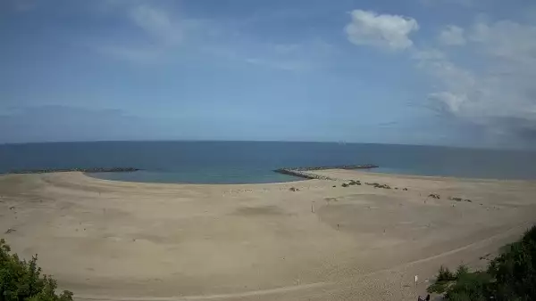 Widok na sztuczną plaże w Jarosławcu