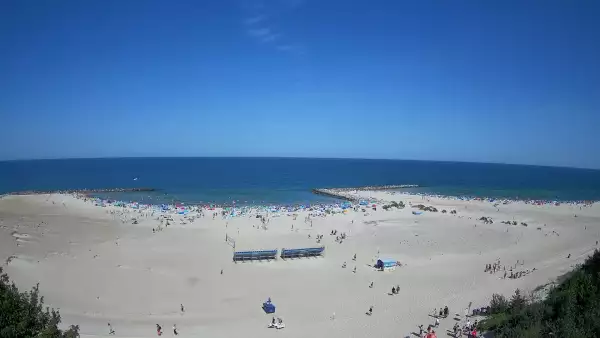 Widok na sztuczną plaże w Jarosławcu