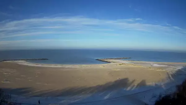 Widok na sztuczną plaże w Jarosławcu