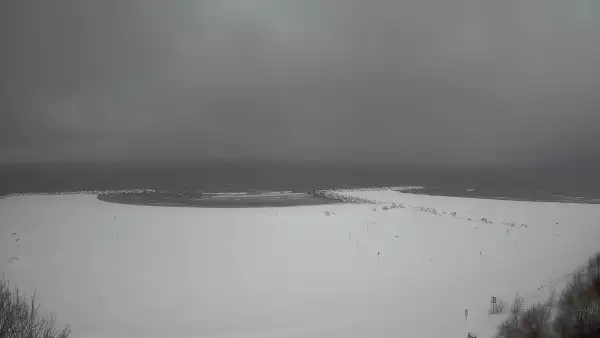 Widok na sztuczną plaże w Jarosławcu