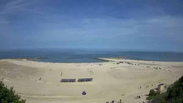 Widok na sztuczną plaże w Jarosławcu