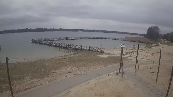 Widok na Jezioro Białe znajdujące się we wschodniej Polsce.