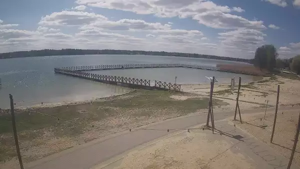 Widok na Jezioro Białe znajdujące się we wschodniej Polsce.