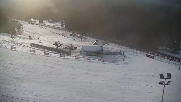 Widok z Kamery na dolny odcinek trasy w Jurgów -ski