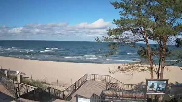 Widok z kamery na plażę w Stegnie to prawdziwa zachęta do wypoczynku.