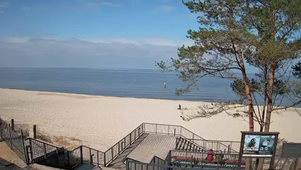 Widok z kamery na plażę w Stegnie to prawdziwa zachęta do wypoczynku.