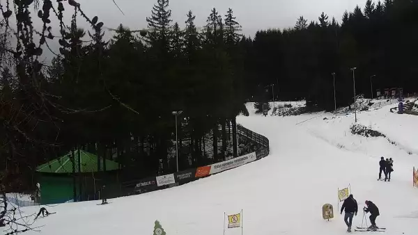 Widok z Kamery na wyciąg taśmowy w Karpacz Biały Jar.