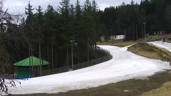 Widok z Kamery na wyciąg taśmowy w Karpacz Biały Jar.