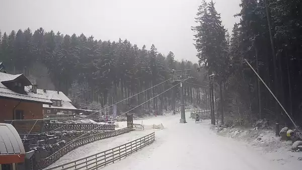 Widok z Kamery na dolną stację Biały Jar w Karpaczu