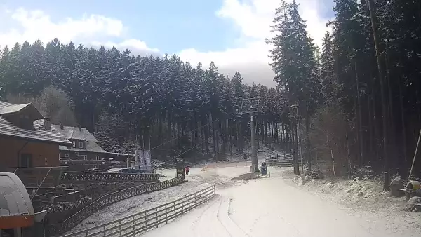 Widok z Kamery na dolną stację Biały Jar w Karpaczu