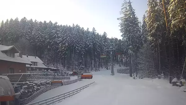 Widok z Kamery na dolną stację Biały Jar w Karpaczu