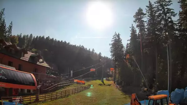 Widok z Kamery na dolną stację Biały Jar w Karpaczu
