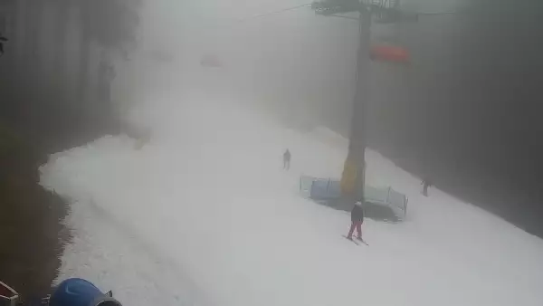 Widok z Kamery trasę narciarską w Karpacz Biały Jar.