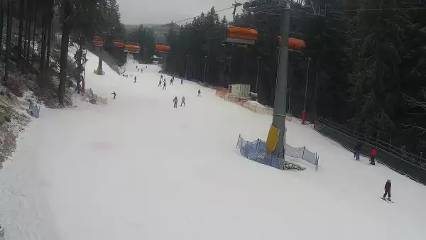 Widok z Kamery trasę narciarską w Karpacz Biały Jar.