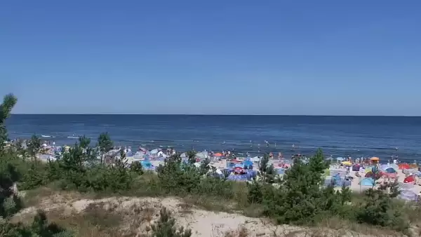 Obraz na żywo z plaży w Karwi